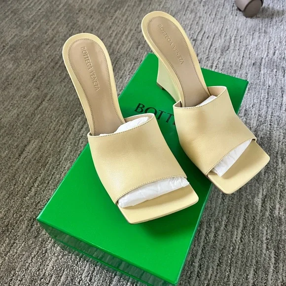 Bottega Veneta Stretch Wedge Lounge Nappa - Moon Beam - 39c - Picture 1 of 5